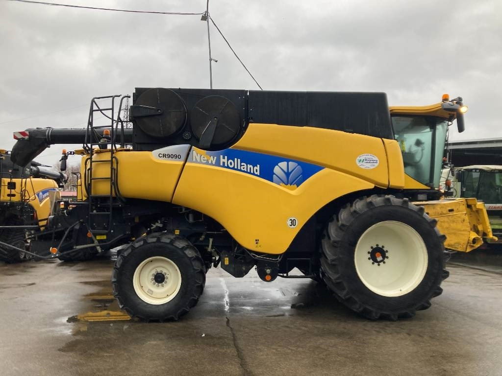 New Holland CR 9090 Elevation - Moissonneuse-batteuse: photos 4 New Holland CR 9090 Elevation - Moissonneuse-batteuse: photos 4