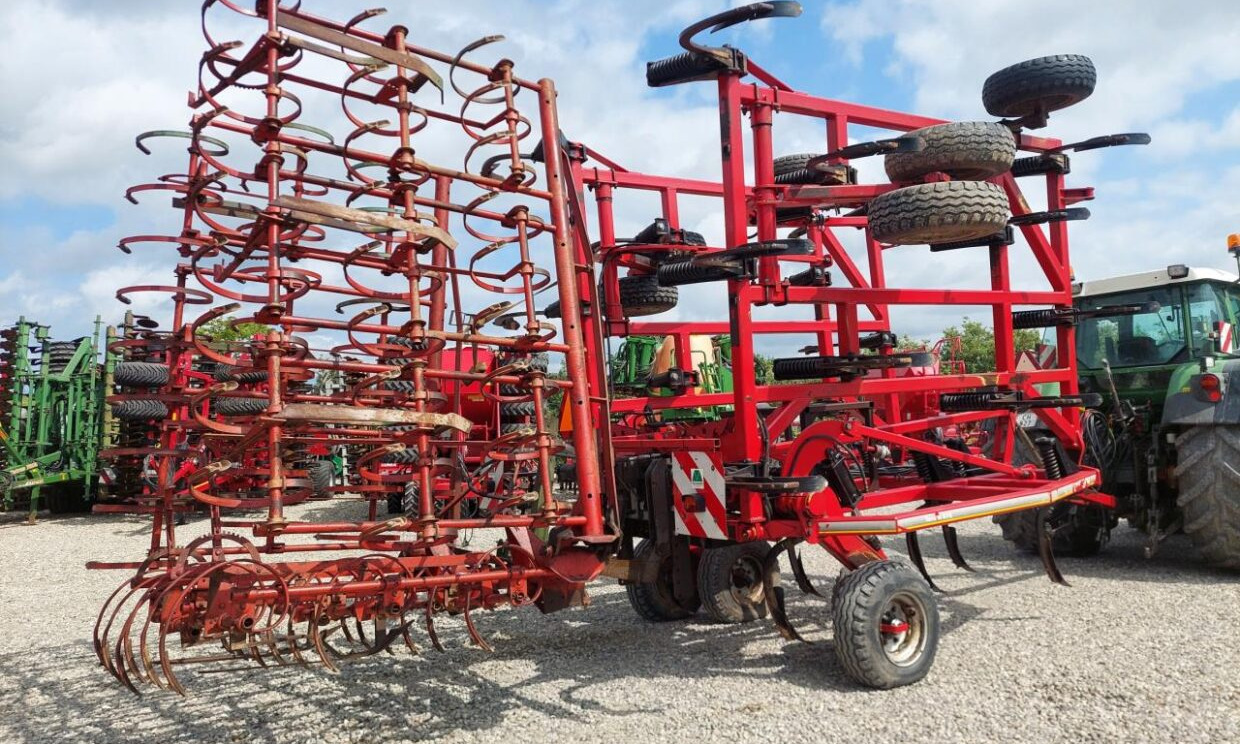 Horsch TERRANO 8 FG + Kverneland C - Herse: photos 4 Horsch TERRANO 8 FG + Kverneland C - Herse: photos 4