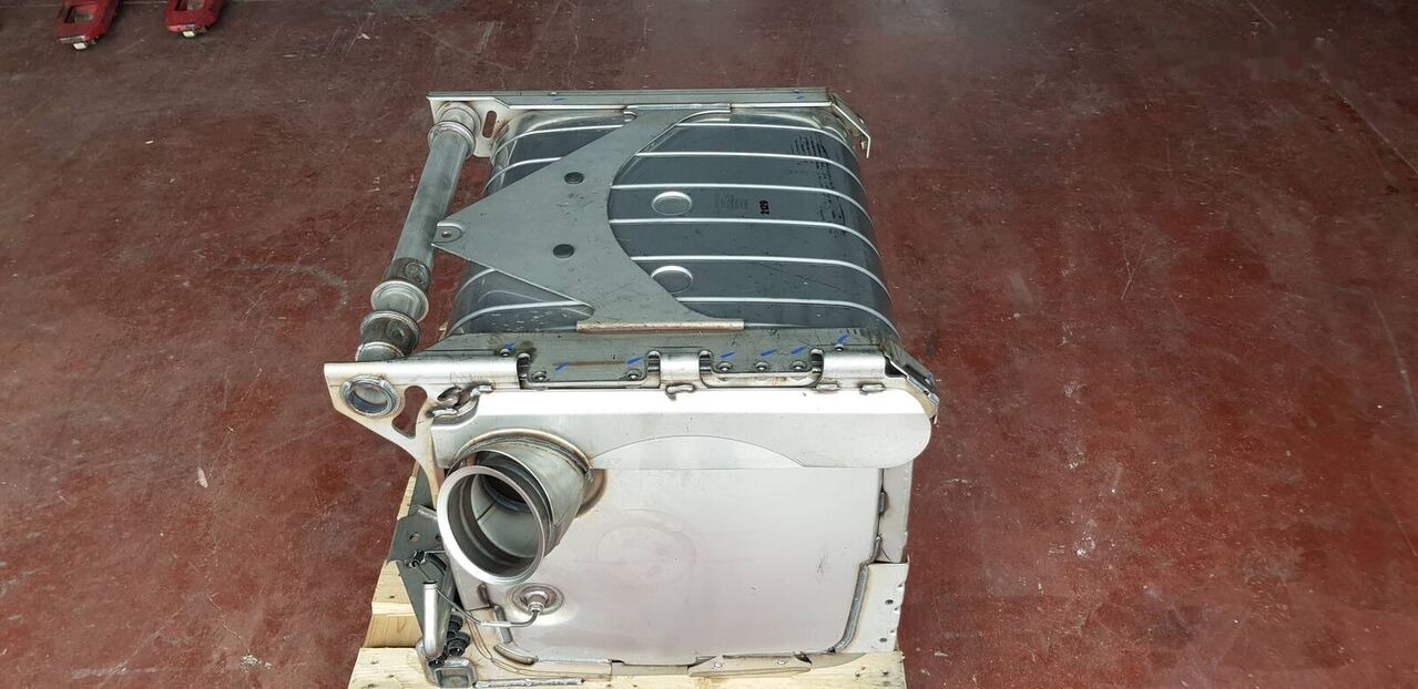 Eberspächer SC 2031 SH 5004 Mercedes-Benz ACTROS MB2 - Catalyseur pour Camion: photos 4 Eberspächer SC 2031 SH 5004 Mercedes-Benz ACTROS MB2 - Catalyseur pour Camion: photos 4