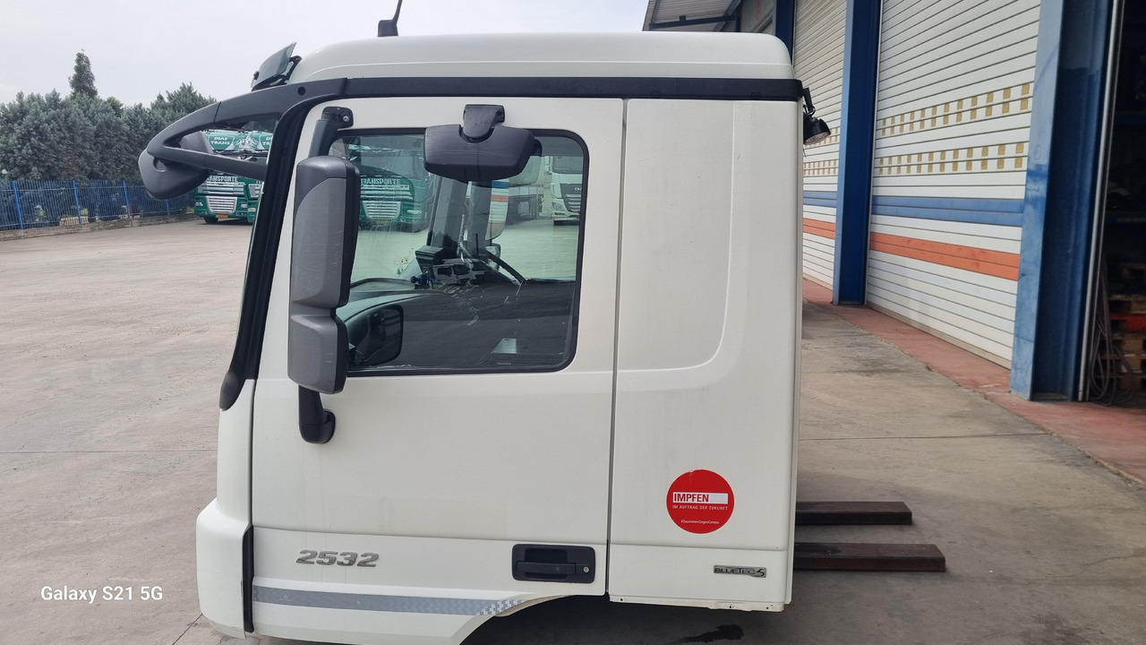 MERCEDES ACTROS MP3 EURO 5 - Cabine: photos 3 MERCEDES ACTROS MP3 EURO 5 - Cabine: photos 3