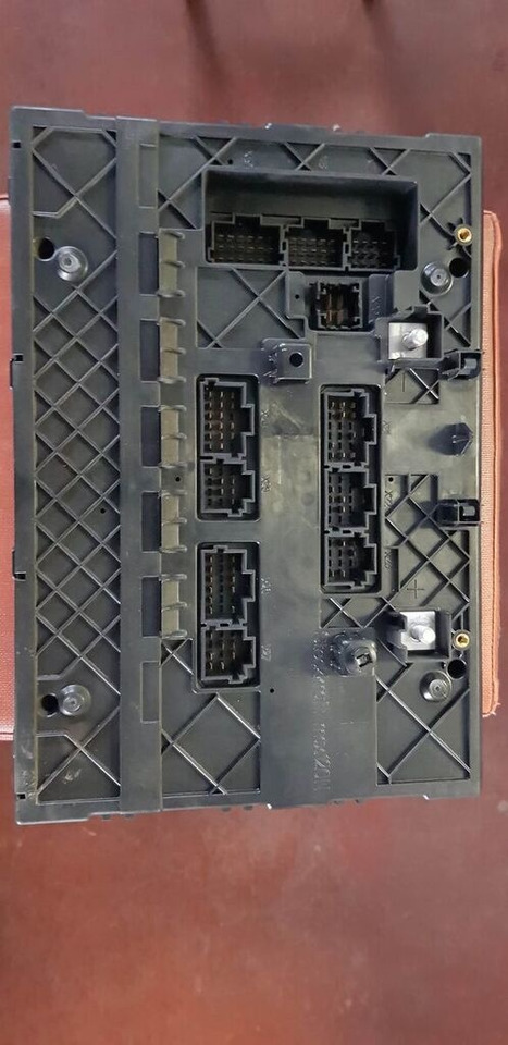 Mercedes-Benz GRUNDMODUL ACTROS MP4 A001 446 25 58 Mercedes-Benz ACTROS MP4 - Bloc de gestion pour Camion: photos 2 Mercedes-Benz GRUNDMODUL ACTROS MP4 A001 446 25 58 Mercedes-Benz ACTROS MP4 - Bloc de gestion pour Camion: photos 2