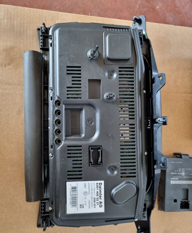 Mercedes-Benz GRUNDMODUL ACTROS MP4 A0014465158 Mercedes-Benz ACTROS MP4 EURO 6 - Fusible pour Camion: photos 3 Mercedes-Benz GRUNDMODUL ACTROS MP4 A0014465158 Mercedes-Benz ACTROS MP4 EURO 6 - Fusible pour Camion: photos 3