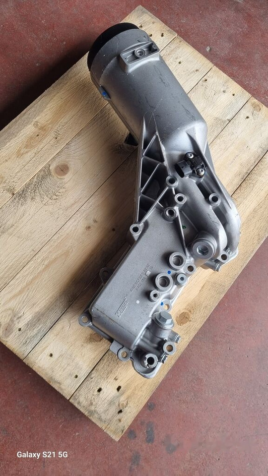 Mercedes-Benz OIL COOLER A 4571803110 Mercedes-Benz - Radiateur d'huile pour Camion: photos 5 Mercedes-Benz OIL COOLER A 4571803110 Mercedes-Benz - Radiateur d'huile pour Camion: photos 5
