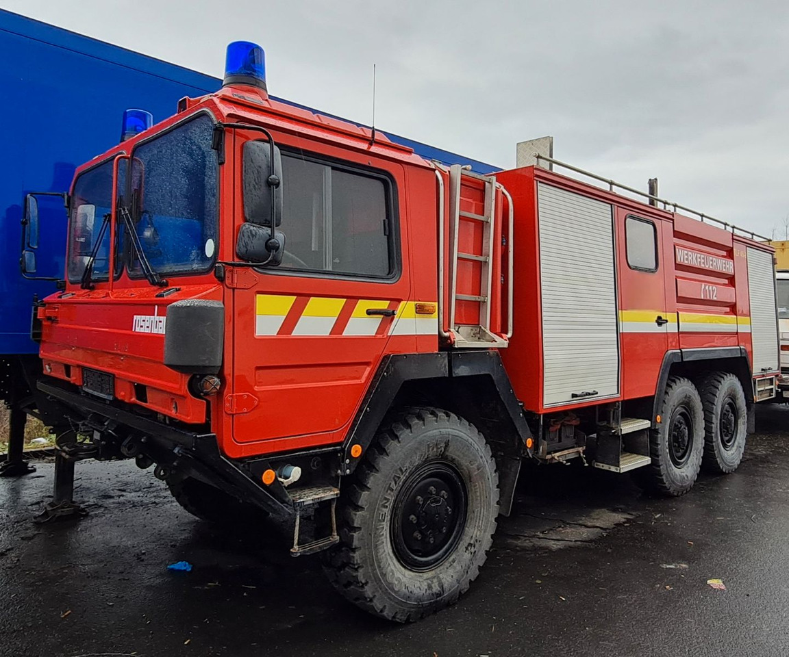 MAN 15.232 DF 6x6 KAT1 Feuerwehr TLF 4500/500 - Camion citerne: photos 1 MAN 15.232 DF 6x6 KAT1 Feuerwehr TLF 4500/500 - Camion citerne: photos 1