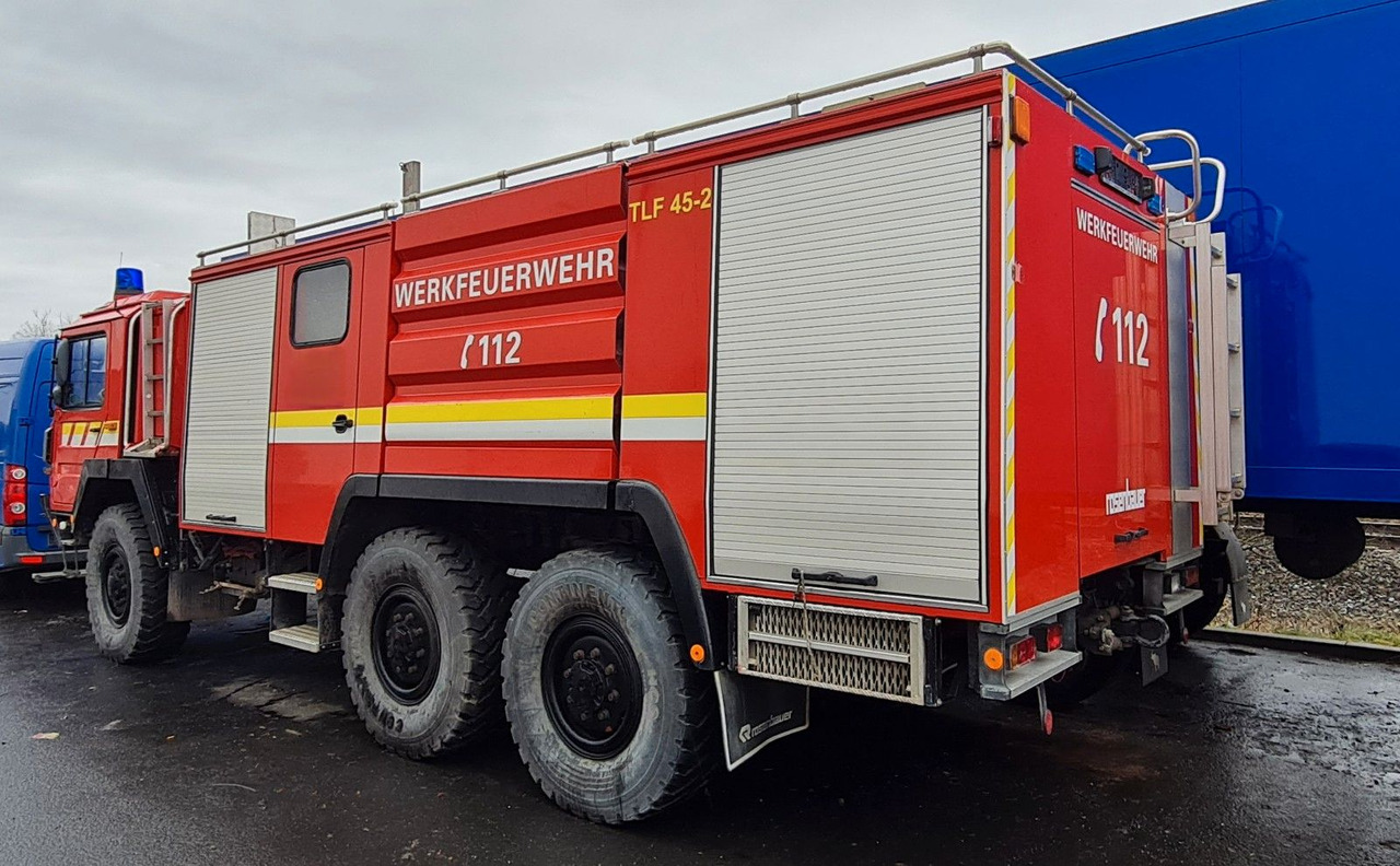MAN 15.232 DF 6x6 KAT1 Feuerwehr TLF 4500/500 - Camion citerne: photos 3 MAN 15.232 DF 6x6 KAT1 Feuerwehr TLF 4500/500 - Camion citerne: photos 3