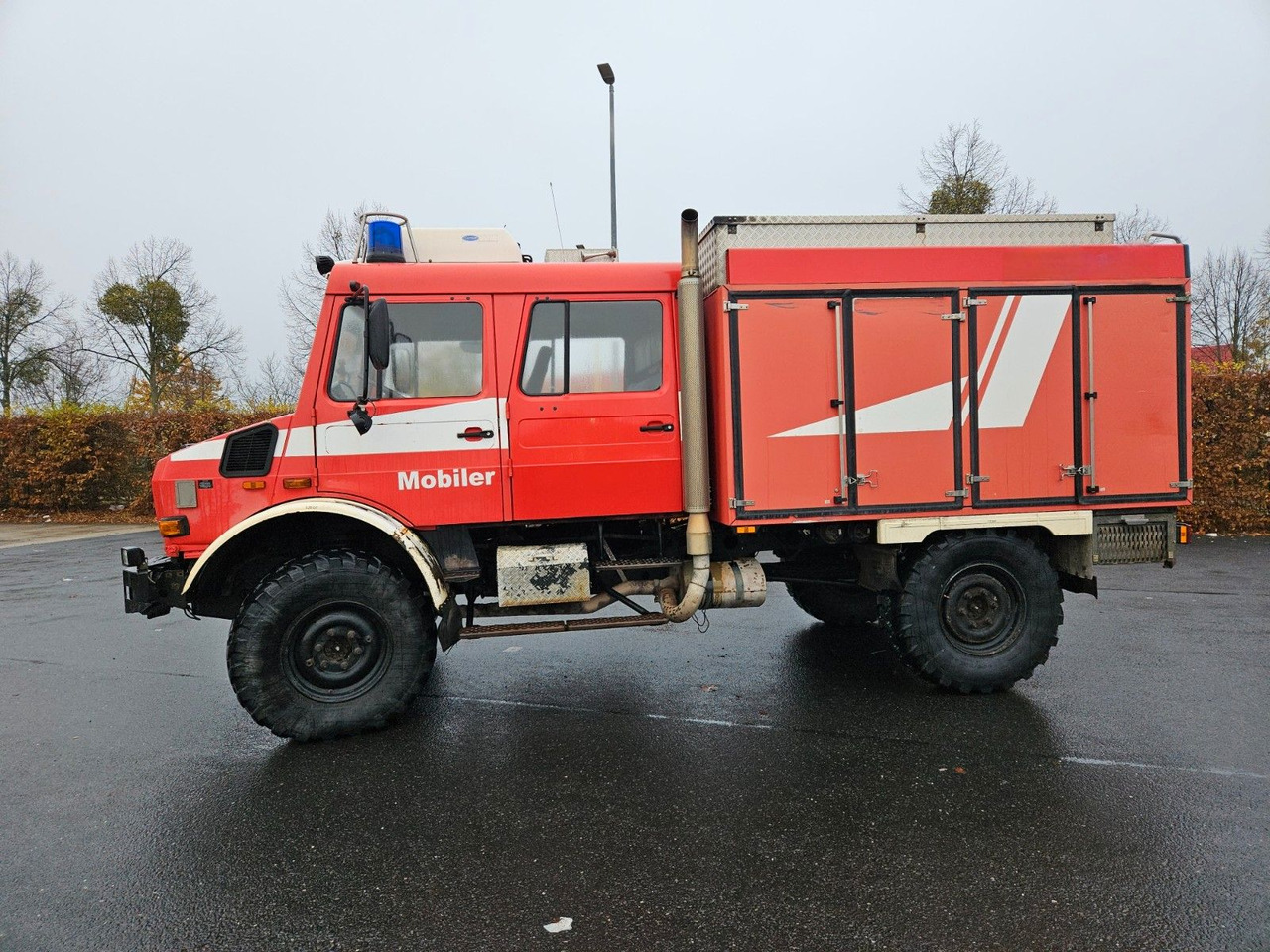 Unimog U4000 4x4 DOKA Tanklöschfahrzeug Feuerwehr - Camion citerne: photos 2 Unimog U4000 4x4 DOKA Tanklöschfahrzeug Feuerwehr - Camion citerne: photos 2