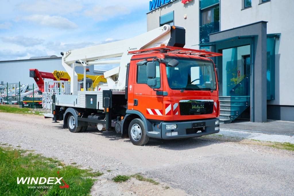 Ruthmann T 300 - Camion avec nacelle: photos 1 Ruthmann T 300 - Camion avec nacelle: photos 1