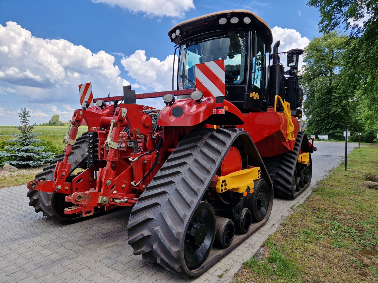 Tracteur à chenilles Versatile 610 Delta Track: photos 6