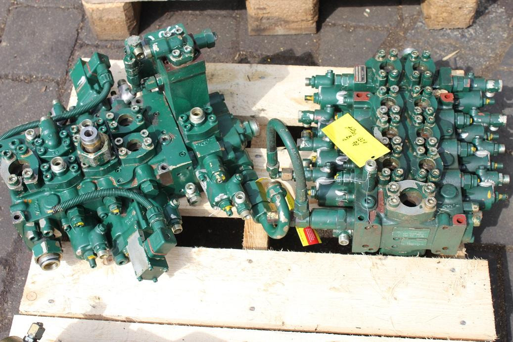 Atlas 1304 - Valve hydraulique pour Engins de chantier: photos 1 Atlas 1304 - Valve hydraulique pour Engins de chantier: photos 1