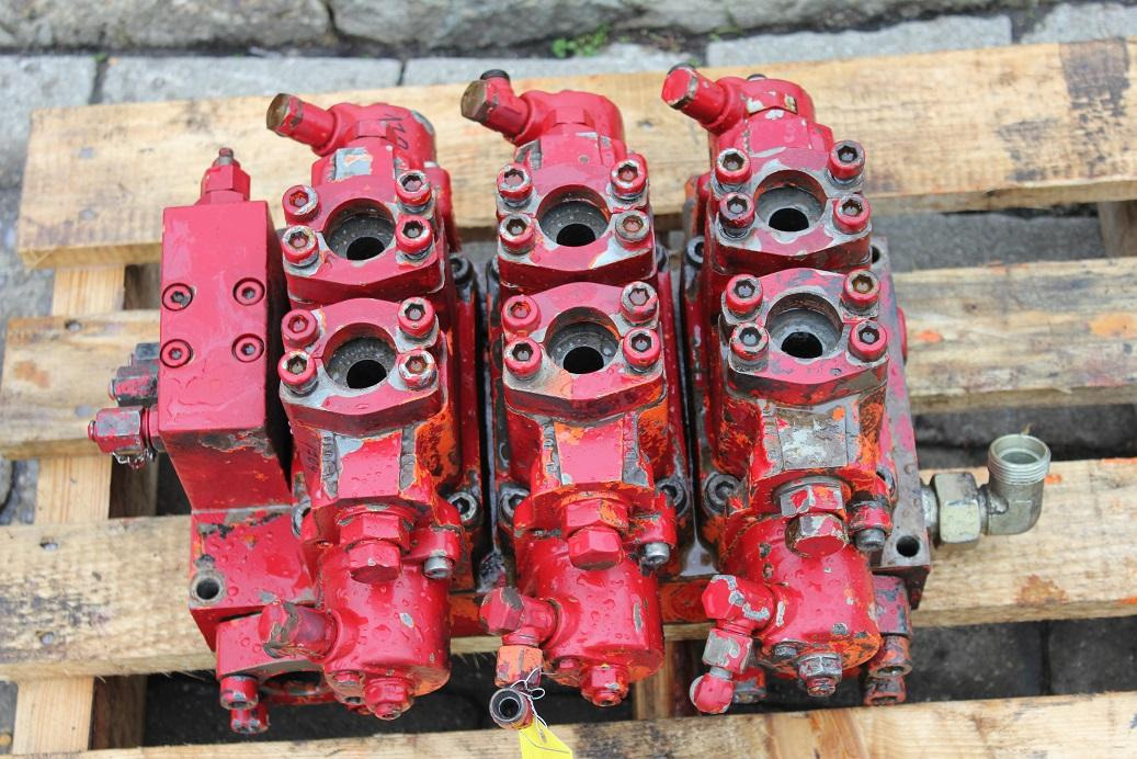 Atlas 1704 LC - Valve hydraulique pour Engins de chantier: photos 1 Atlas 1704 LC - Valve hydraulique pour Engins de chantier: photos 1