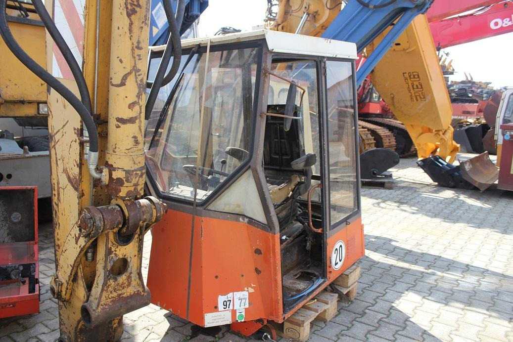 Atlas AR 51, AR 52 - Cabine pour Engins de chantier: photos 1 Atlas AR 51, AR 52 - Cabine pour Engins de chantier: photos 1