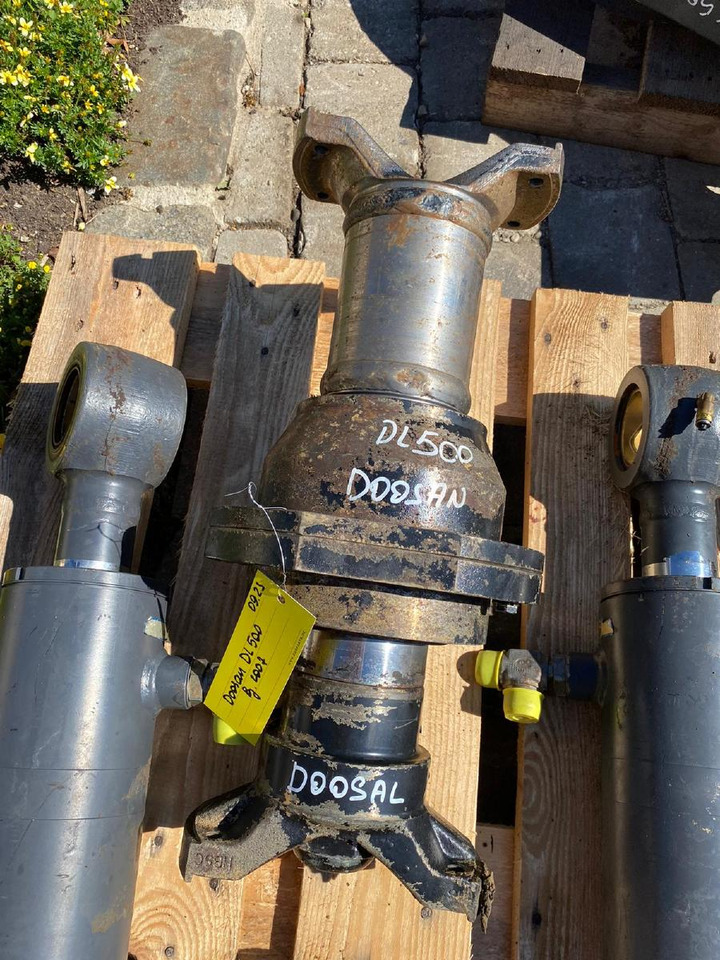 Doosan DL 500 - Demi arbre pour Engins de chantier: photos 3 Doosan DL 500 - Demi arbre pour Engins de chantier: photos 3