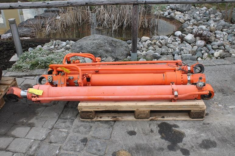 Fiat-Hitachi EX 165 - Vérin hydraulique pour Engins de chantier: photos 5 Fiat-Hitachi EX 165 - Vérin hydraulique pour Engins de chantier: photos 5