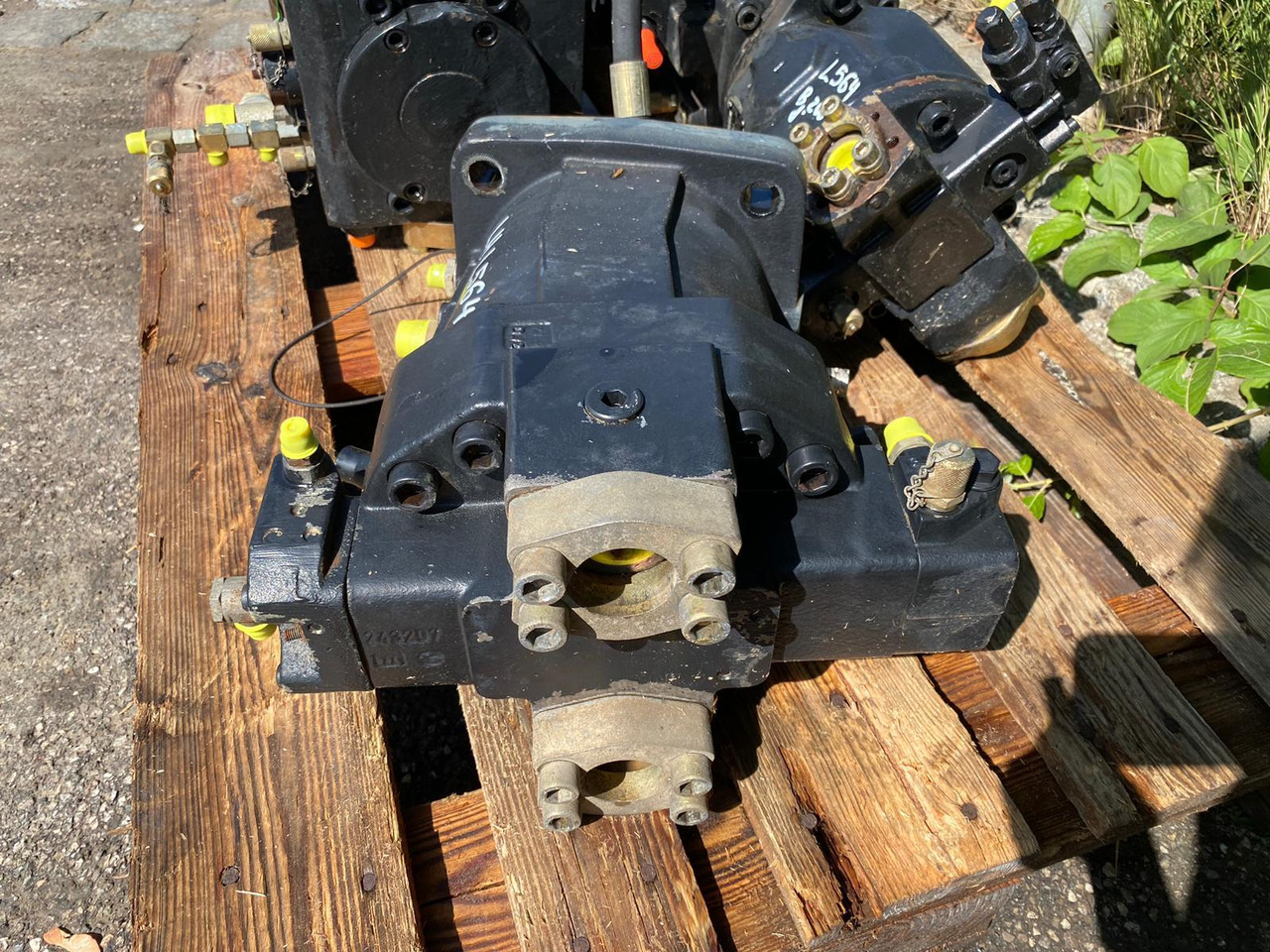 Hydromatik A6VM 200 DA aus L564 - Pompe hydraulique pour Engins de chantier: photos 3 Hydromatik A6VM 200 DA aus L564 - Pompe hydraulique pour Engins de chantier: photos 3