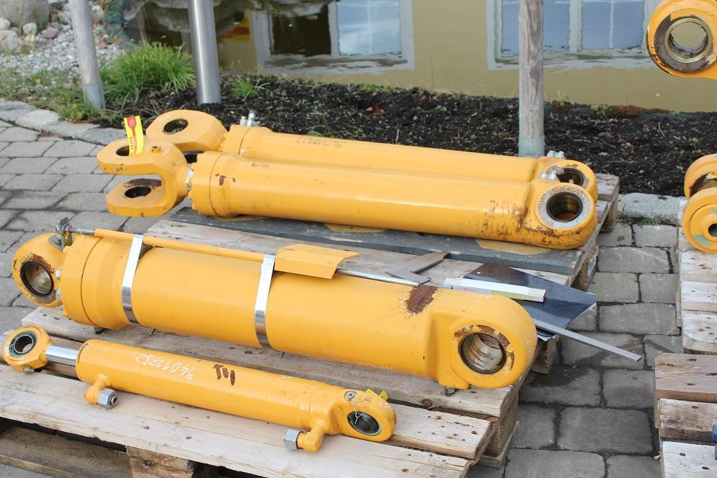 Liebherr L 556 - Vérin hydraulique pour Engins de chantier: photos 4 Liebherr L 556 - Vérin hydraulique pour Engins de chantier: photos 4