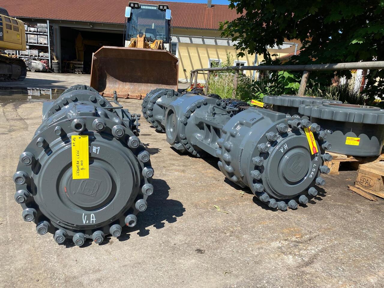 Liebherr L 566 - Essieu et pièces pour Engins de chantier: photos 5 Liebherr L 566 - Essieu et pièces pour Engins de chantier: photos 5