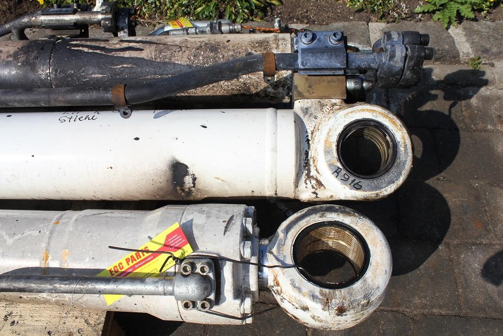 Liebherr R 916 - Vérin hydraulique pour Engins de chantier: photos 5 Liebherr R 916 - Vérin hydraulique pour Engins de chantier: photos 5