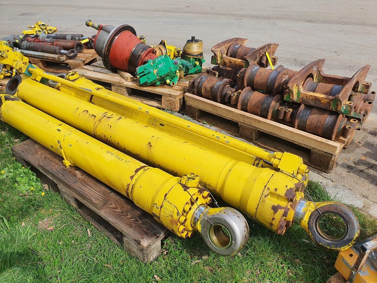 Liebherr R 942 - Vérin hydraulique pour Engins de chantier: photos 1 Liebherr R 942 - Vérin hydraulique pour Engins de chantier: photos 1