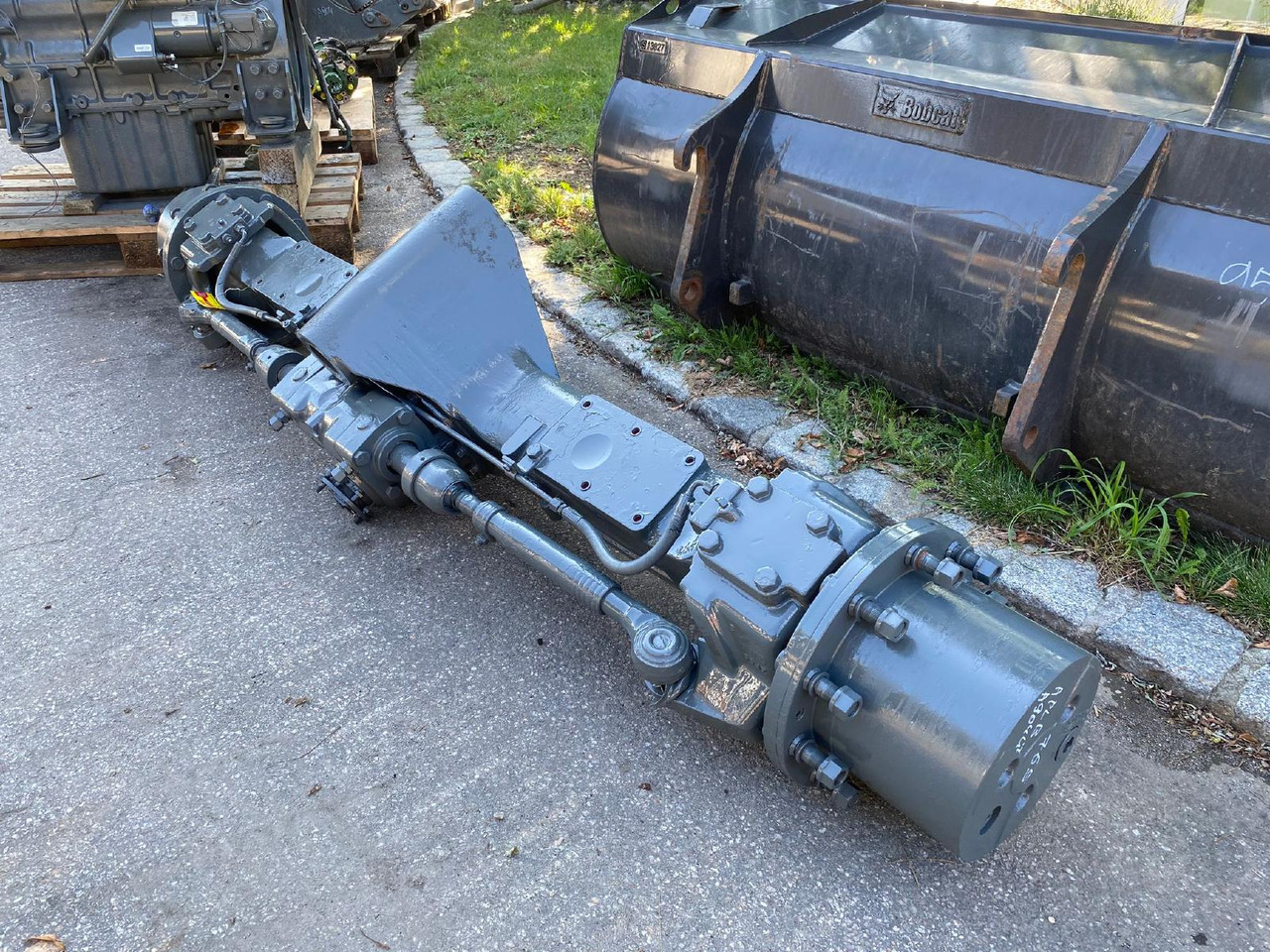 Liebherr ZF APL B 765 aus LH A904 LIT - Essieu et pièces pour Engins de chantier: photos 1 Liebherr ZF APL B 765 aus LH A904 LIT - Essieu et pièces pour Engins de chantier: photos 1