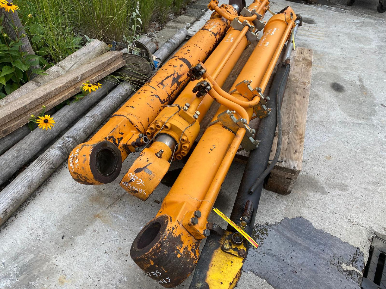 Samsung SE 210 - Vérin hydraulique pour Engins de chantier: photos 4 Samsung SE 210 - Vérin hydraulique pour Engins de chantier: photos 4