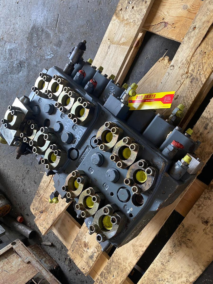 Terex TC 240 LC - Valve hydraulique pour Engins de chantier: photos 5 Terex TC 240 LC - Valve hydraulique pour Engins de chantier: photos 5