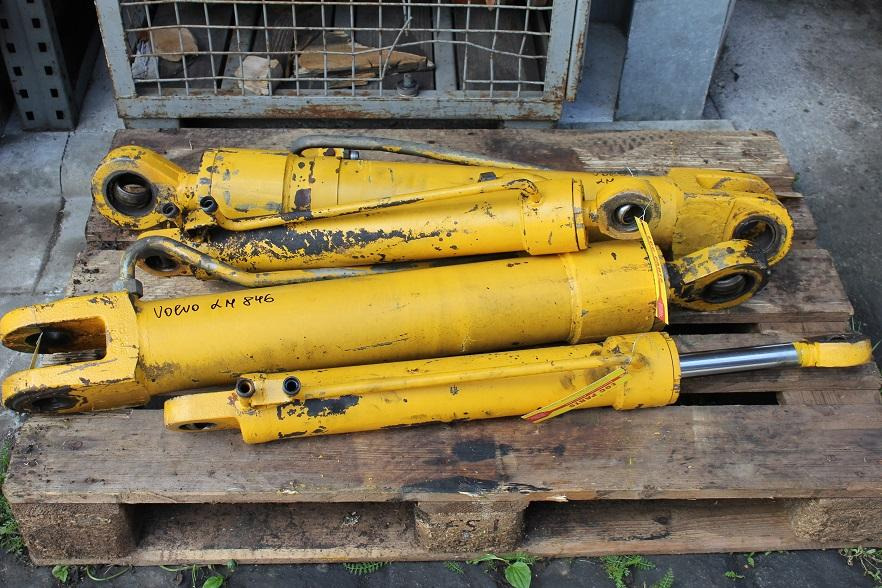 Volvo LM 846 - Vérin hydraulique pour Engins de chantier: photos 2 Volvo LM 846 - Vérin hydraulique pour Engins de chantier: photos 2