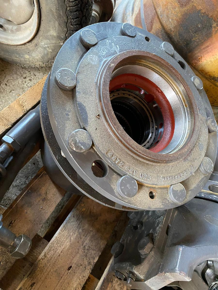 ZF MS E 3070 II - Essieu et pièces pour Engins de chantier: photos 4 ZF MS E 3070 II - Essieu et pièces pour Engins de chantier: photos 4