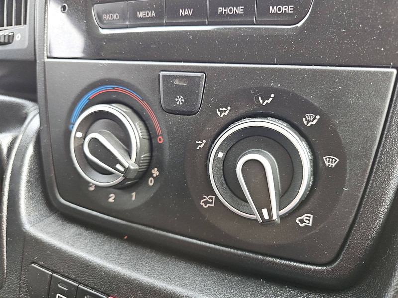 Fourgon utilitaire Peugeot Boxer 2.2 L2H2 Imperiaal Navi: photos 9 Fourgon utilitaire Peugeot Boxer 2.2 L2H2 Imperiaal Navi: photos 9