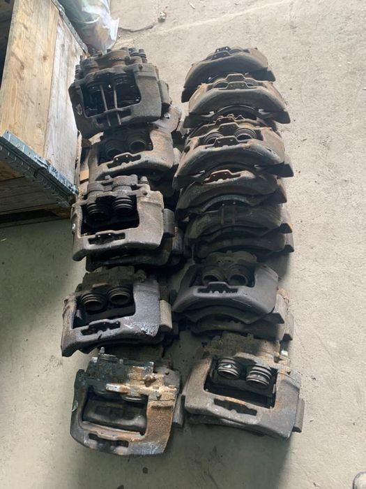 IVECO oryginał IVECO Eurocargo - Étrier de frein pour Camion: photos 1 IVECO oryginał IVECO Eurocargo - Étrier de frein pour Camion: photos 1