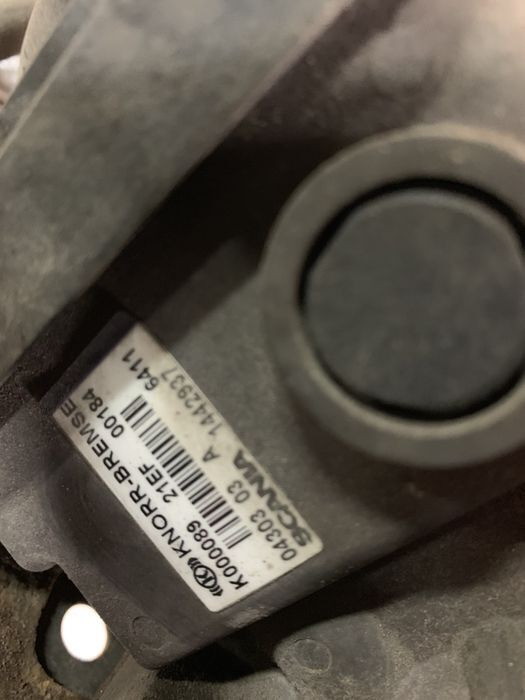 K000089 Scania R - Valve de frein pour Camion: photos 1 K000089 Scania R - Valve de frein pour Camion: photos 1