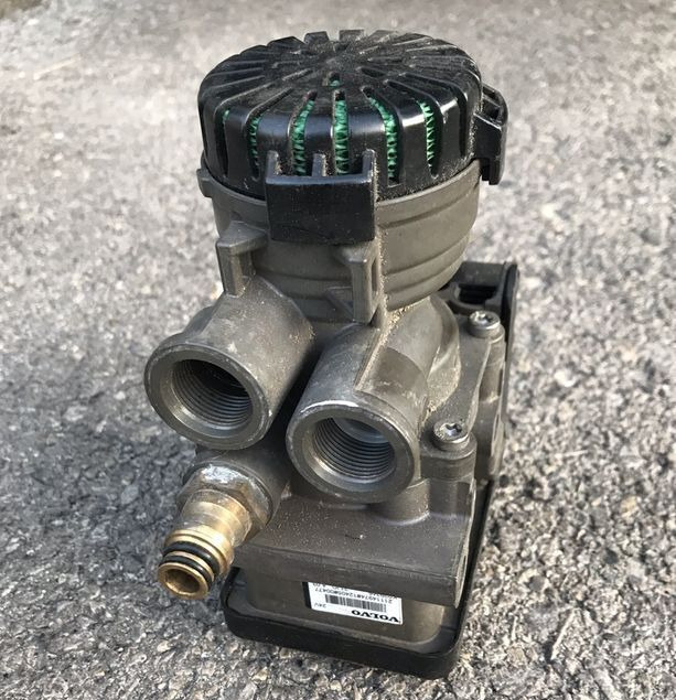 K029246, 2111497 Volvo FH - Valve de frein pour Camion: photos 1 K029246, 2111497 Volvo FH - Valve de frein pour Camion: photos 1