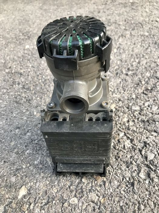 K029246, 2111497 Volvo FH - Valve de frein pour Camion: photos 3 K029246, 2111497 Volvo FH - Valve de frein pour Camion: photos 3