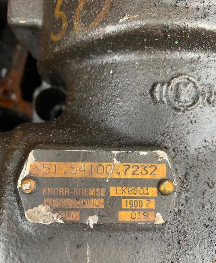 Knorr-Bremse MAN 51.54100.7273   MAN TGA TGX TGS truck - Compresseur pour Camion: photos 3 Knorr-Bremse MAN 51.54100.7273   MAN TGA TGX TGS truck - Compresseur pour Camion: photos 3