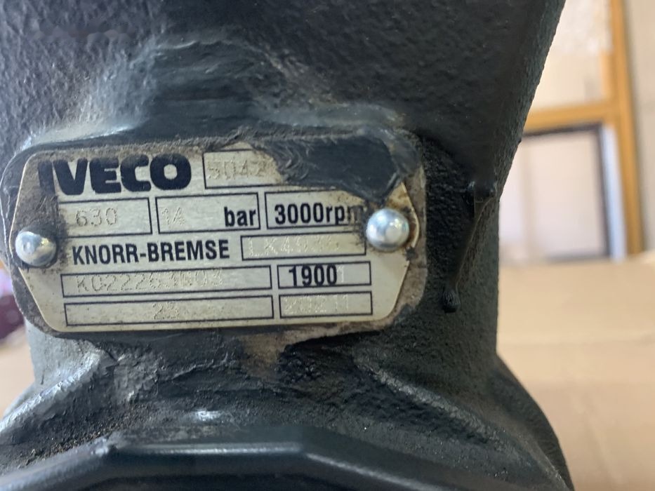 Knorr-Bremse podwójny używany do naprawy LK4936 IVECO Stralis Euro 5, LK4936 450KM, 2012r- truck - Compresseur pour Camion: photos 3 Knorr-Bremse podwójny używany do naprawy LK4936 IVECO Stralis Euro 5, LK4936 450KM, 2012r- truck - Compresseur pour Camion: photos 3
