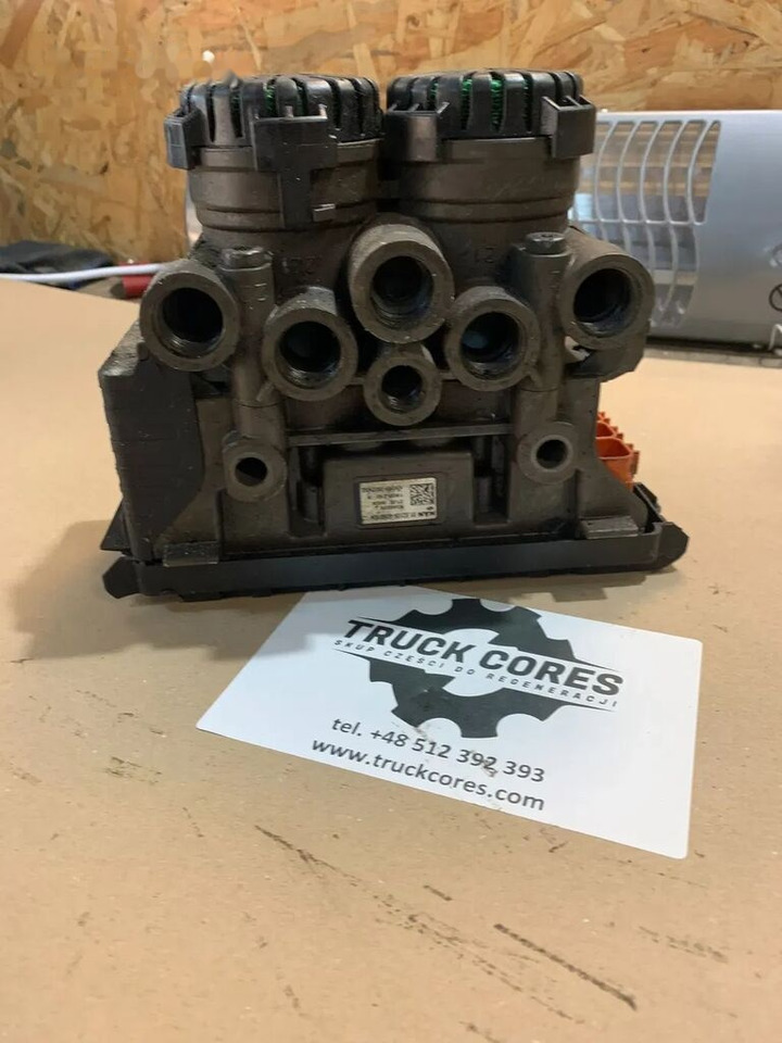 Modulator Podwójny EBS K050209 E6 KNORR BREMSE MAN TGX, TGL, TGM K050209 - Valve de frein pour Camion: photos 1 Modulator Podwójny EBS K050209 E6 KNORR BREMSE MAN TGX, TGL, TGM K050209 - Valve de frein pour Camion: photos 1