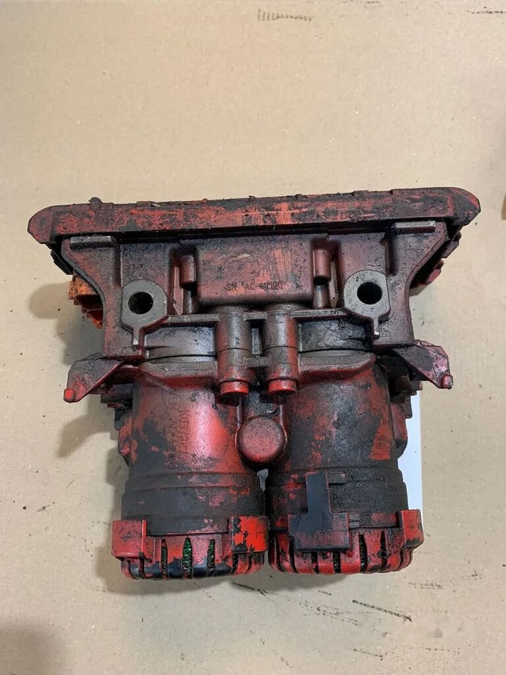 Modulator Podwójny KNORR BREMSE MAN K050210 Zawór EBS K050210 - Valve de frein pour Camion: photos 4 Modulator Podwójny KNORR BREMSE MAN K050210 Zawór EBS K050210 - Valve de frein pour Camion: photos 4