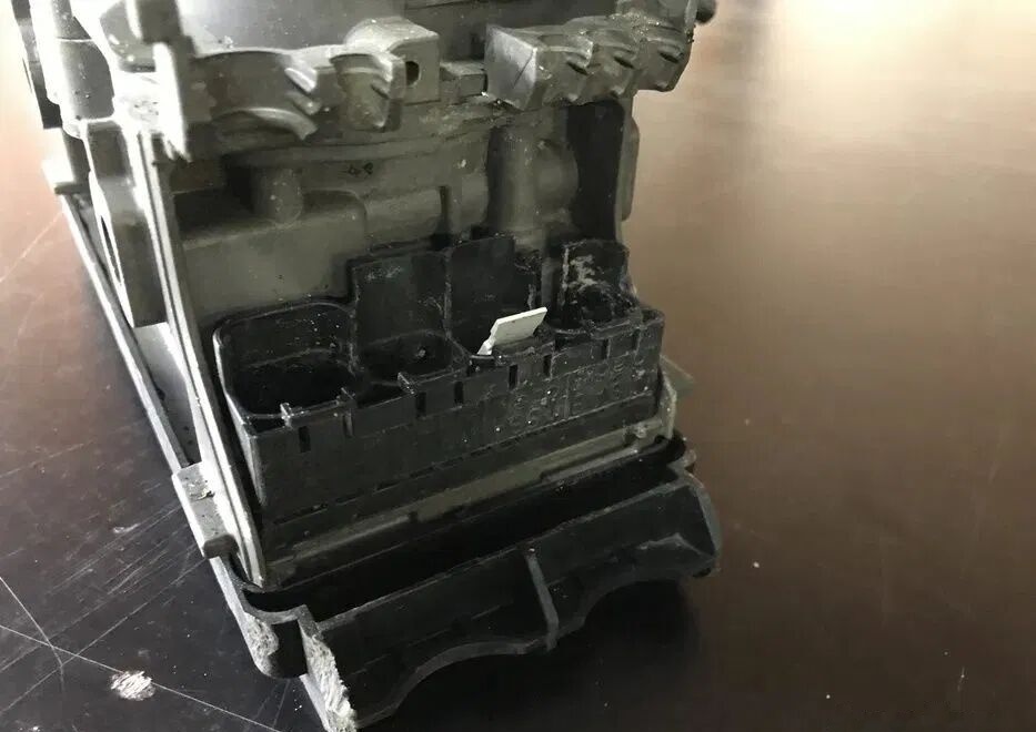 Volvo FH 4 Demontaż K029247 Volvo FH 4 Demontaż K029247 truck - Valve de frein pour Camion: photos 2 Volvo FH 4 Demontaż K029247 Volvo FH 4 Demontaż K029247 truck - Valve de frein pour Camion: photos 2