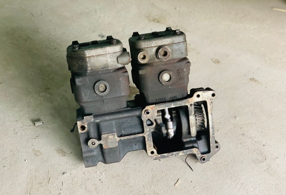 WABCO 2 cylindry oryginał 51.54112-3028 MAN TGA 51.54112-3028 - Compresseur pour Camion: photos 1 WABCO 2 cylindry oryginał 51.54112-3028 MAN TGA 51.54112-3028 - Compresseur pour Camion: photos 1