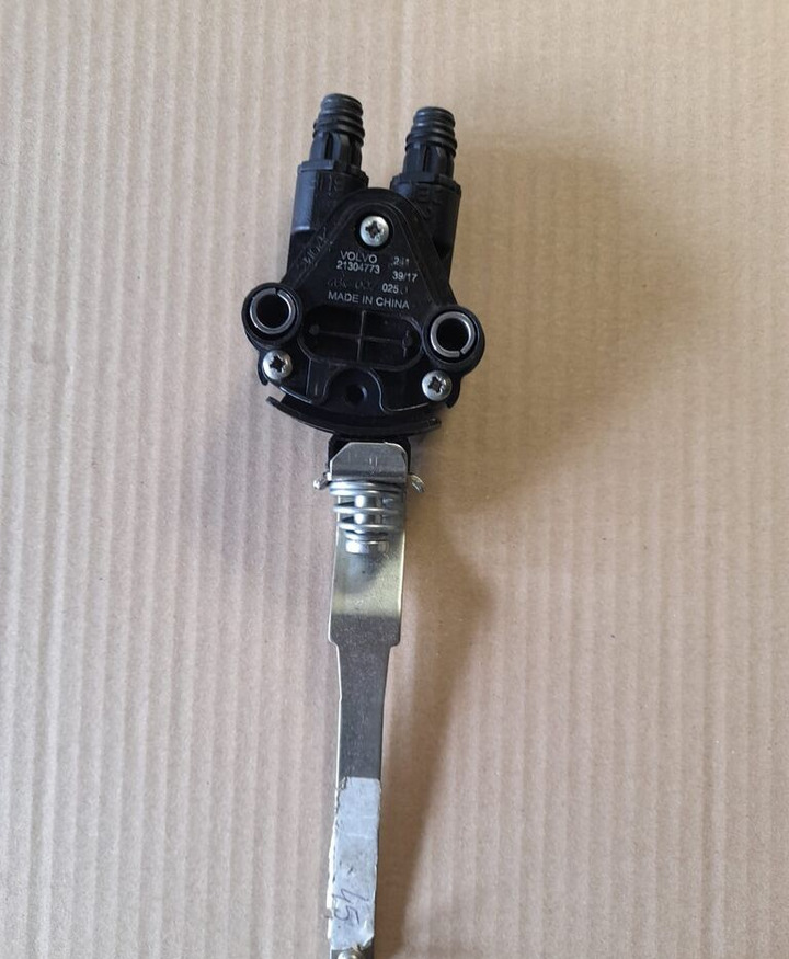 WABCO 21304773 Volvo FH / FM truck - Cabine et intérieur pour Camion: photos 1 WABCO 21304773 Volvo FH / FM truck - Cabine et intérieur pour Camion: photos 1