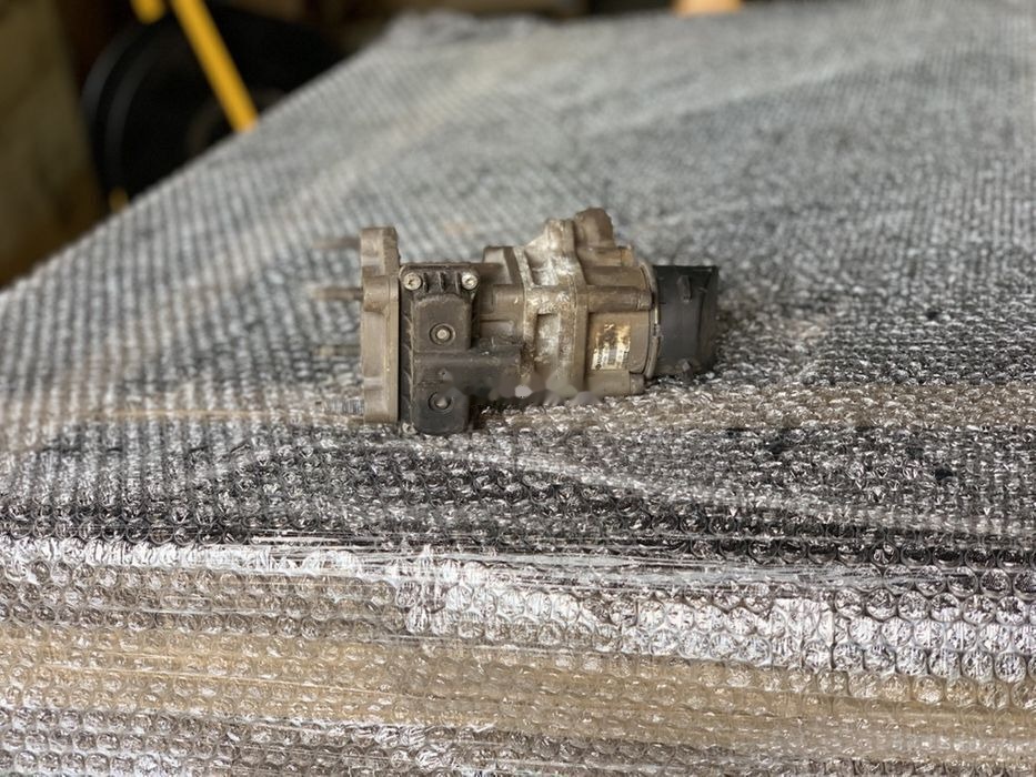 Zawór hamulcowy Oryginał Hurt K001428 Renault Magnum 440 DXI - Valve pour Camion: photos 1 Zawór hamulcowy Oryginał Hurt K001428 Renault Magnum 440 DXI - Valve pour Camion: photos 1