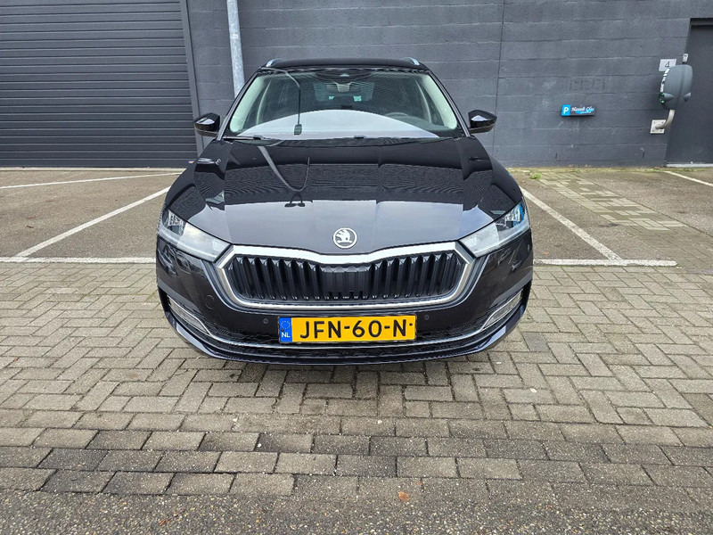 Škoda Octavia Combi 1.0 Benzine - Voiture: photos 2 Škoda Octavia Combi 1.0 Benzine - Voiture: photos 2