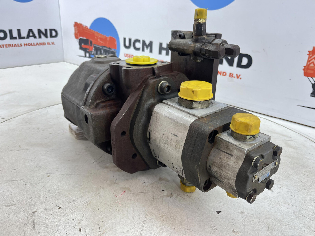 Compact truck CT.2 Axial piston pump - Pompe hydraulique pour Grue: photos 1 Compact truck CT.2 Axial piston pump - Pompe hydraulique pour Grue: photos 1