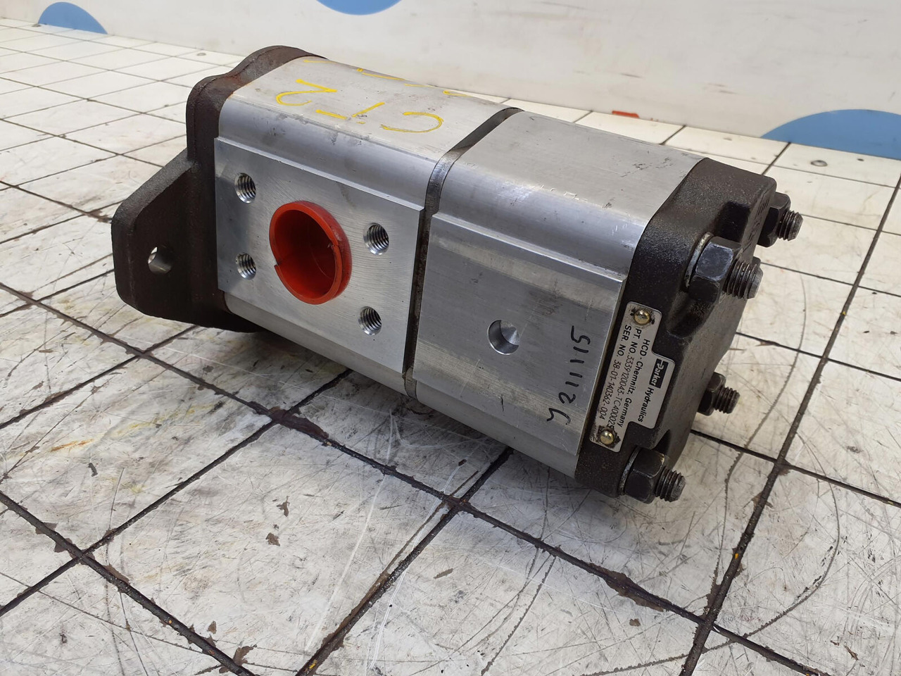 Compact truck CT-2 Dual gear pump - Pompe hydraulique pour Grue mobile: photos 1 Compact truck CT-2 Dual gear pump - Pompe hydraulique pour Grue mobile: photos 1