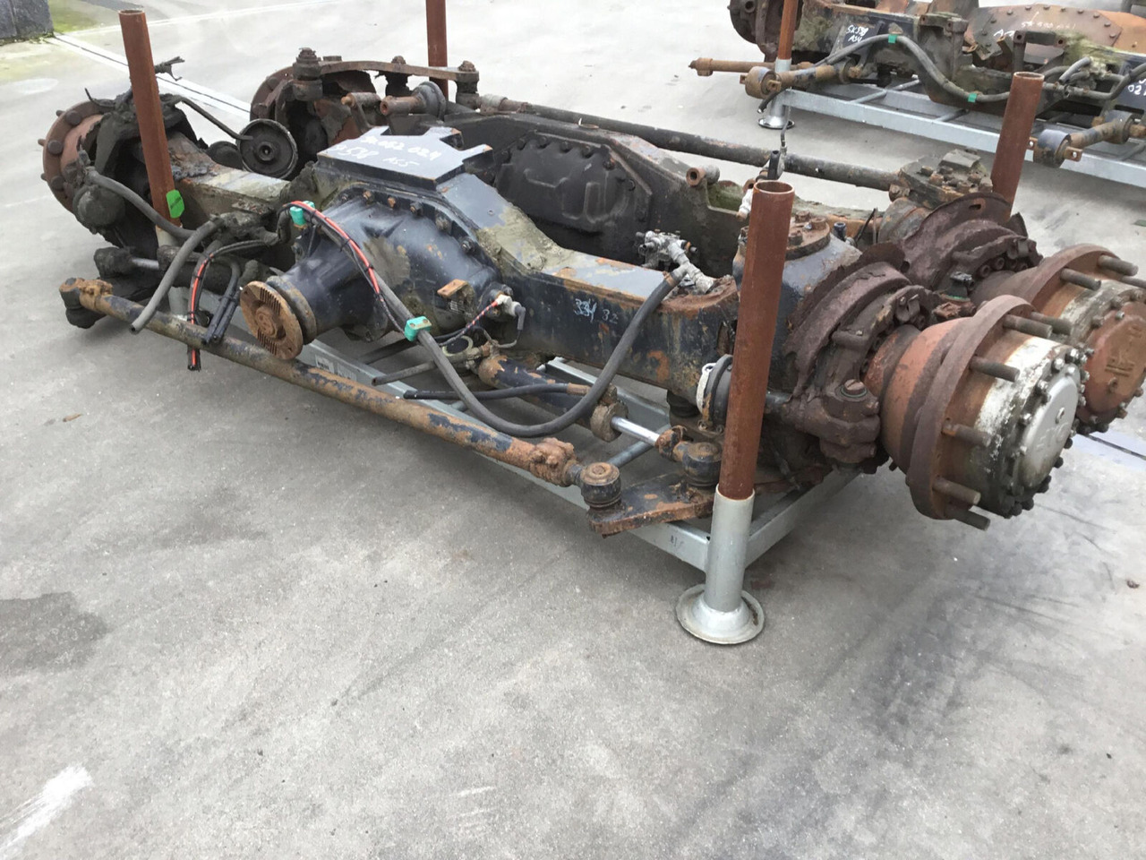 DAF SK 598 axle 5 - Essieu et pièces pour Grue mobile: photos 1 DAF SK 598 axle 5 - Essieu et pièces pour Grue mobile: photos 1