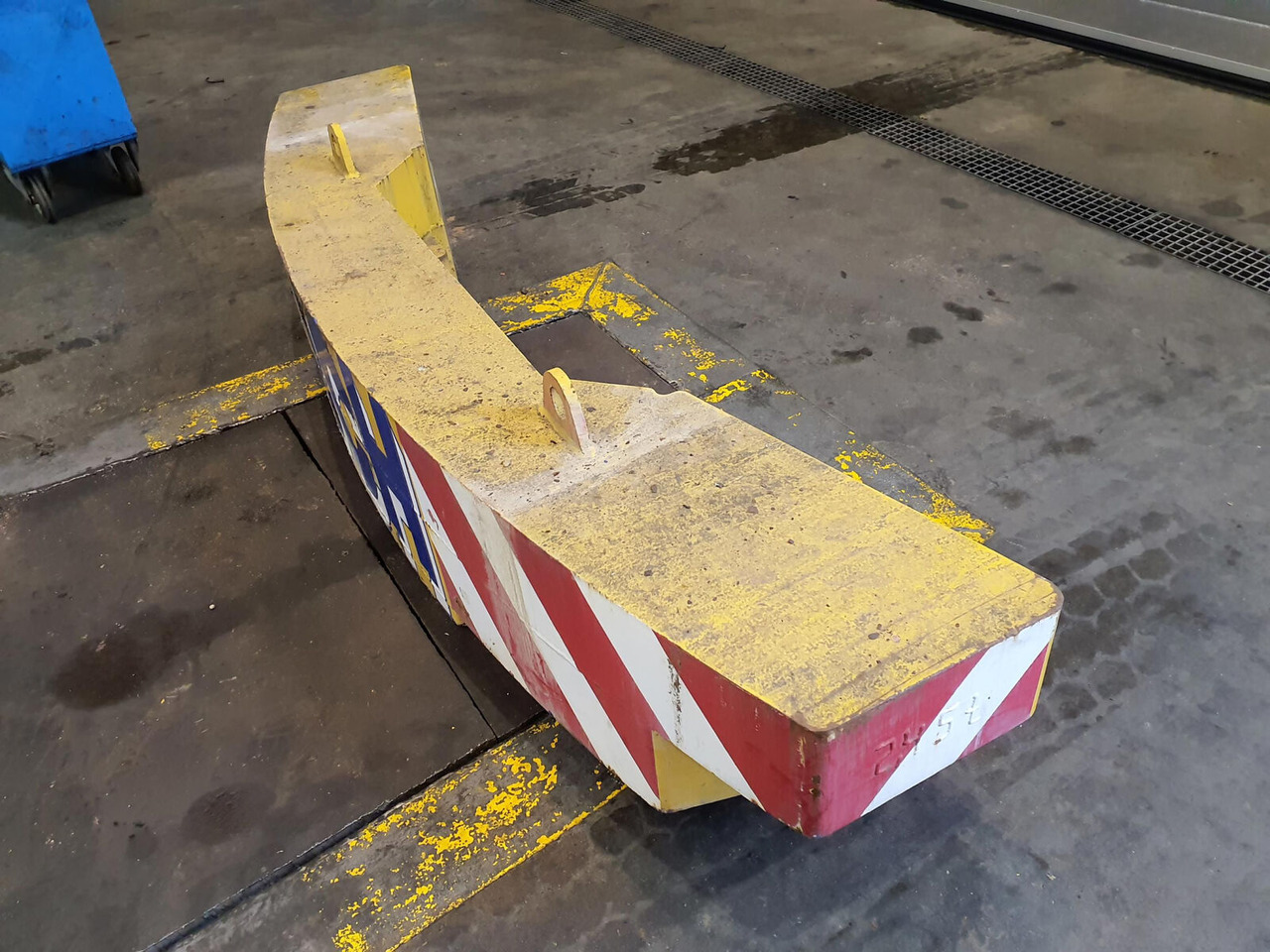 FAUN ATF 45 counterweight 2,45 ton - Contrepoids pour Grue mobile: photos 2 FAUN ATF 45 counterweight 2,45 ton - Contrepoids pour Grue mobile: photos 2