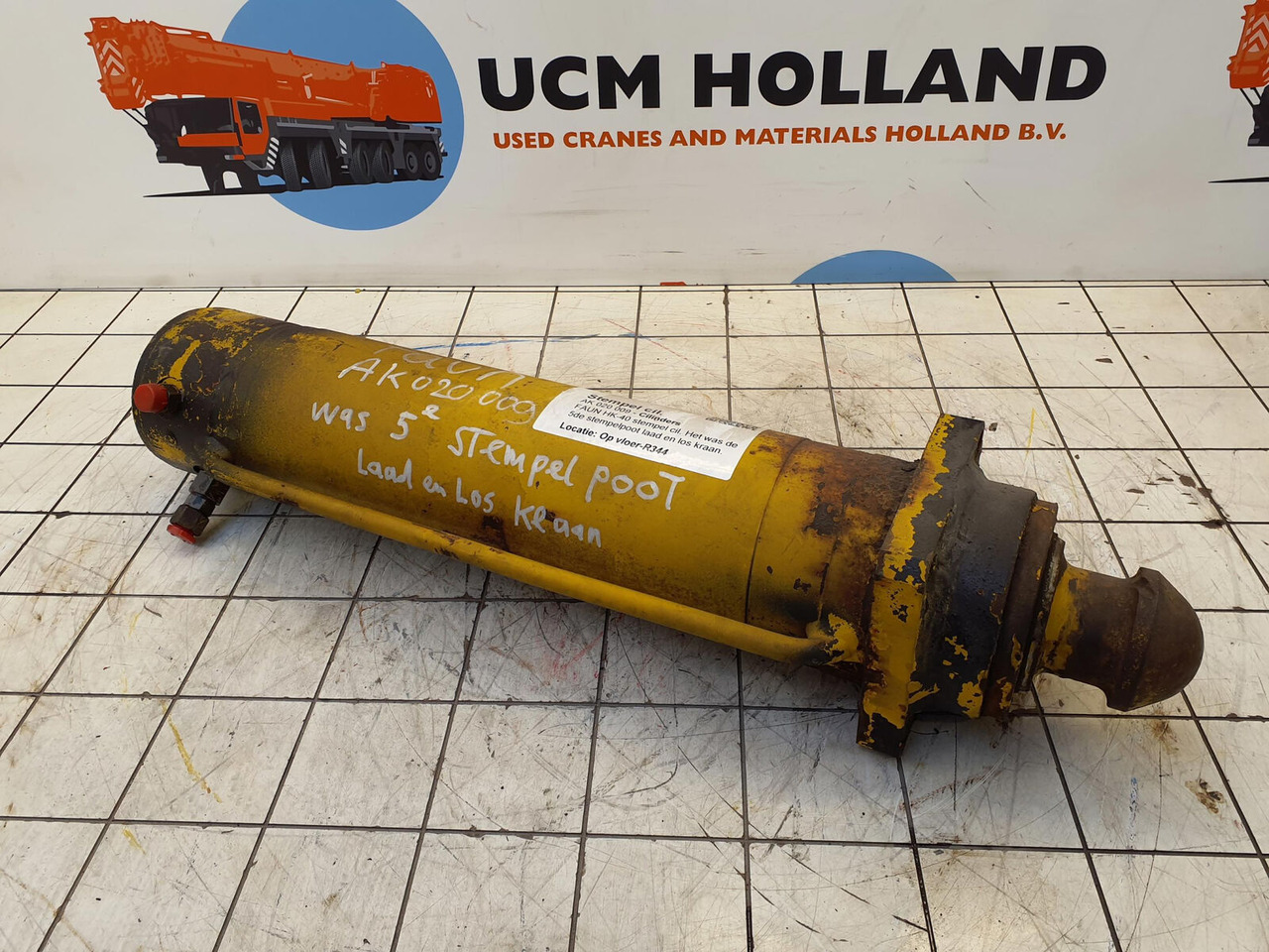 FAUN HK 40 outrigger cylinder - Vérin hydraulique pour Grue: photos 2 FAUN HK 40 outrigger cylinder - Vérin hydraulique pour Grue: photos 2
