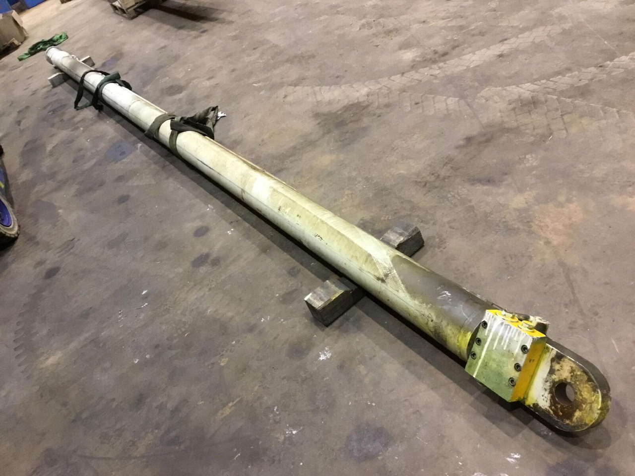 FAUN RTF 30 telescopic cylinder double - Vérin hydraulique pour Grue mobile: photos 3 FAUN RTF 30 telescopic cylinder double - Vérin hydraulique pour Grue mobile: photos 3