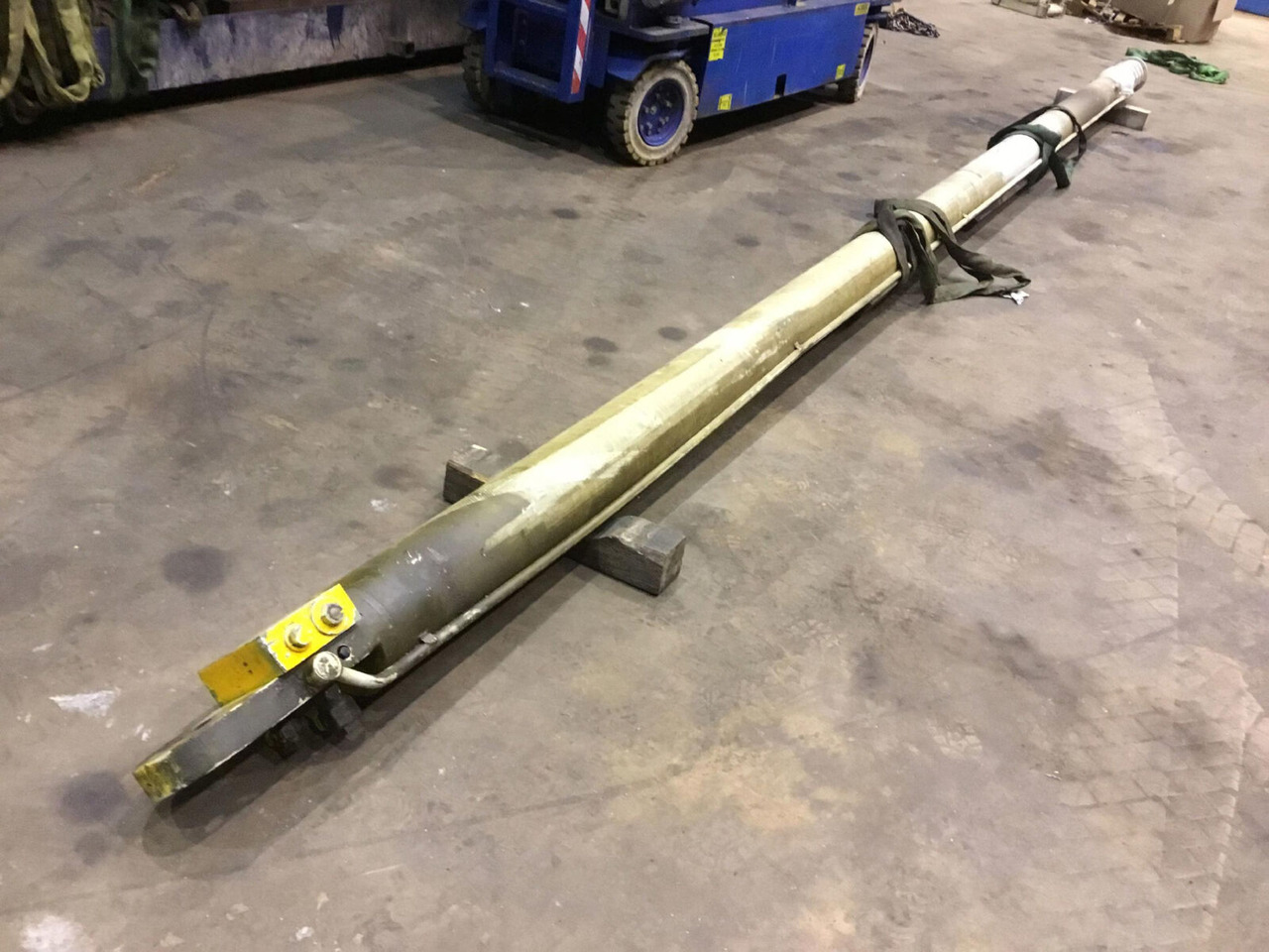 FAUN RTF 30 telescopic cylinder double - Vérin hydraulique pour Grue mobile: photos 4 FAUN RTF 30 telescopic cylinder double - Vérin hydraulique pour Grue mobile: photos 4