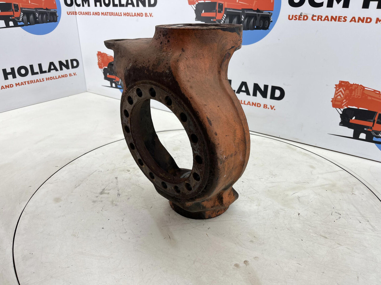 FAUN RTF 50/60 Steering knuckle 16 holes axle 1 right - Fusée d'essieu pour Grue mobile: photos 1 FAUN RTF 50/60 Steering knuckle 16 holes axle 1 right - Fusée d'essieu pour Grue mobile: photos 1