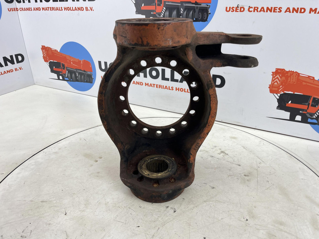 FAUN RTF 50/60 Steering knuckle 16 holes axle 1 right - Fusée d'essieu pour Grue mobile: photos 5 FAUN RTF 50/60 Steering knuckle 16 holes axle 1 right - Fusée d'essieu pour Grue mobile: photos 5